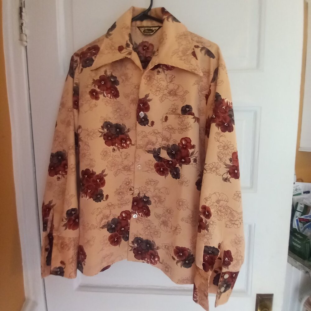 COPY - TRIUMPH of CALIFORNIA ---Vintage 70s mens LS poly disco shirt